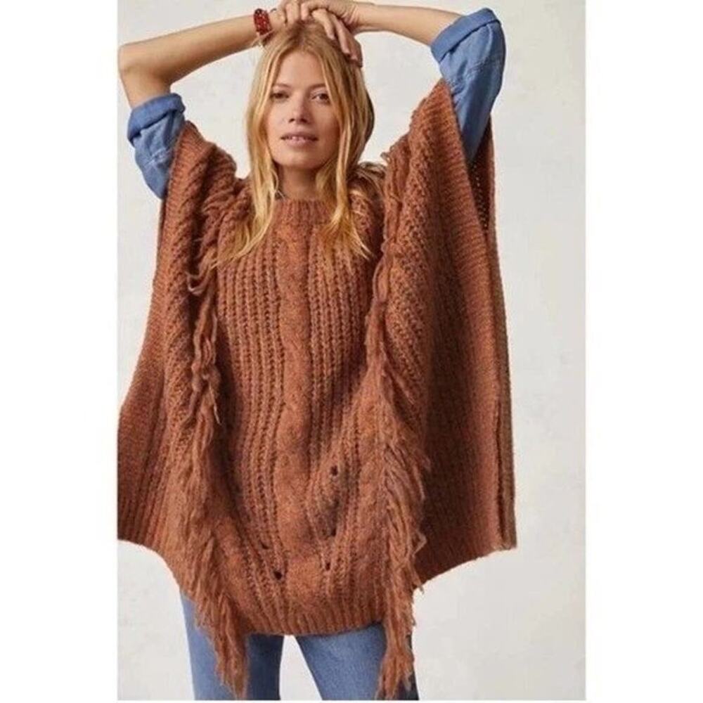 NWT Anthropologie Marled Chunky Knit Fringe Oversized Poncho in Bronze- One Size
